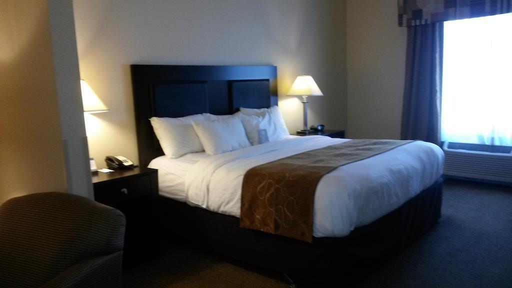 Comfort Suites Oshkosh Exterior foto